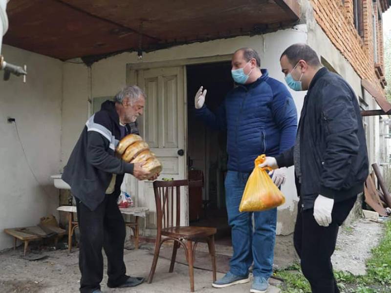 ცაგერის მუნიციპალიტეტში უმწეოთა სასადილოები გატანის რეჟიმში აგრძელებს ფუნქციონირებას